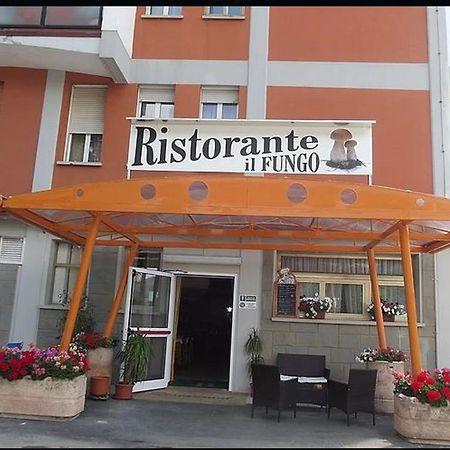 Hotel Roncobilaccio Roncobillaccio Exterior photo